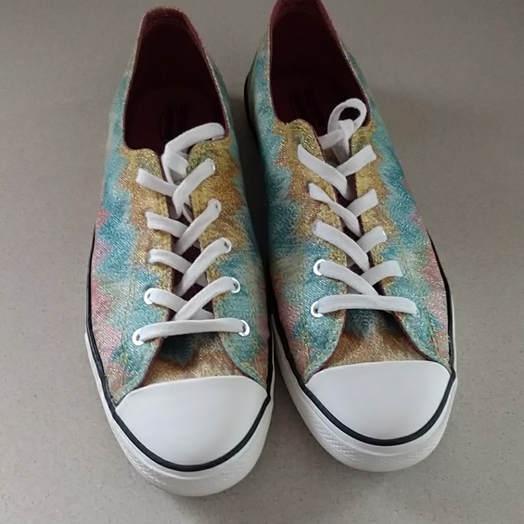 Converse - Picture 2 of 4